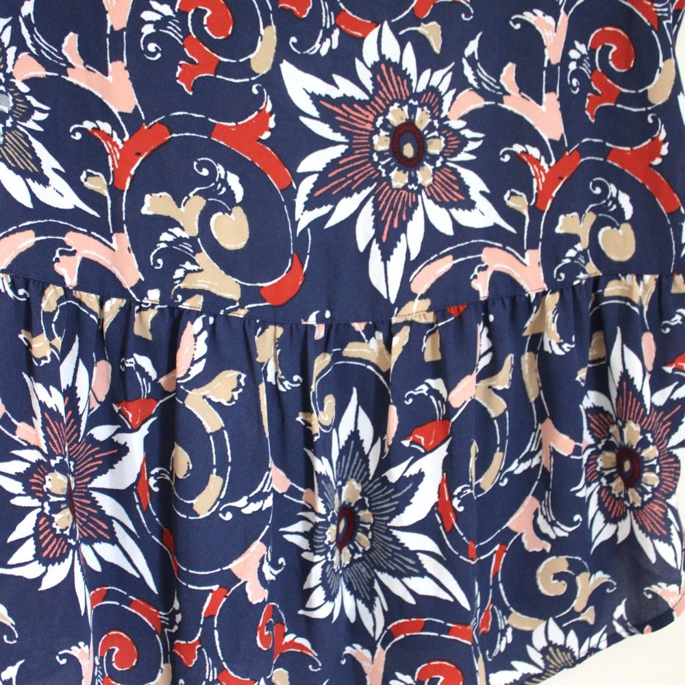 Ann Taylor LOFT Floral Peplum Henley Shell Blouse - Picture 4 of 5